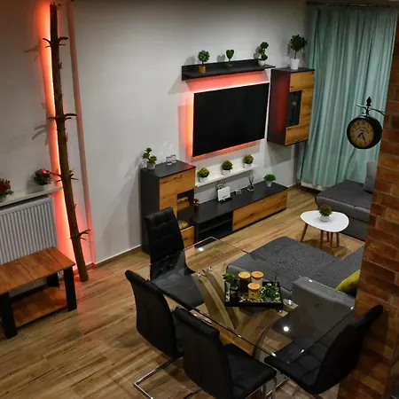 Alexander Apartment *